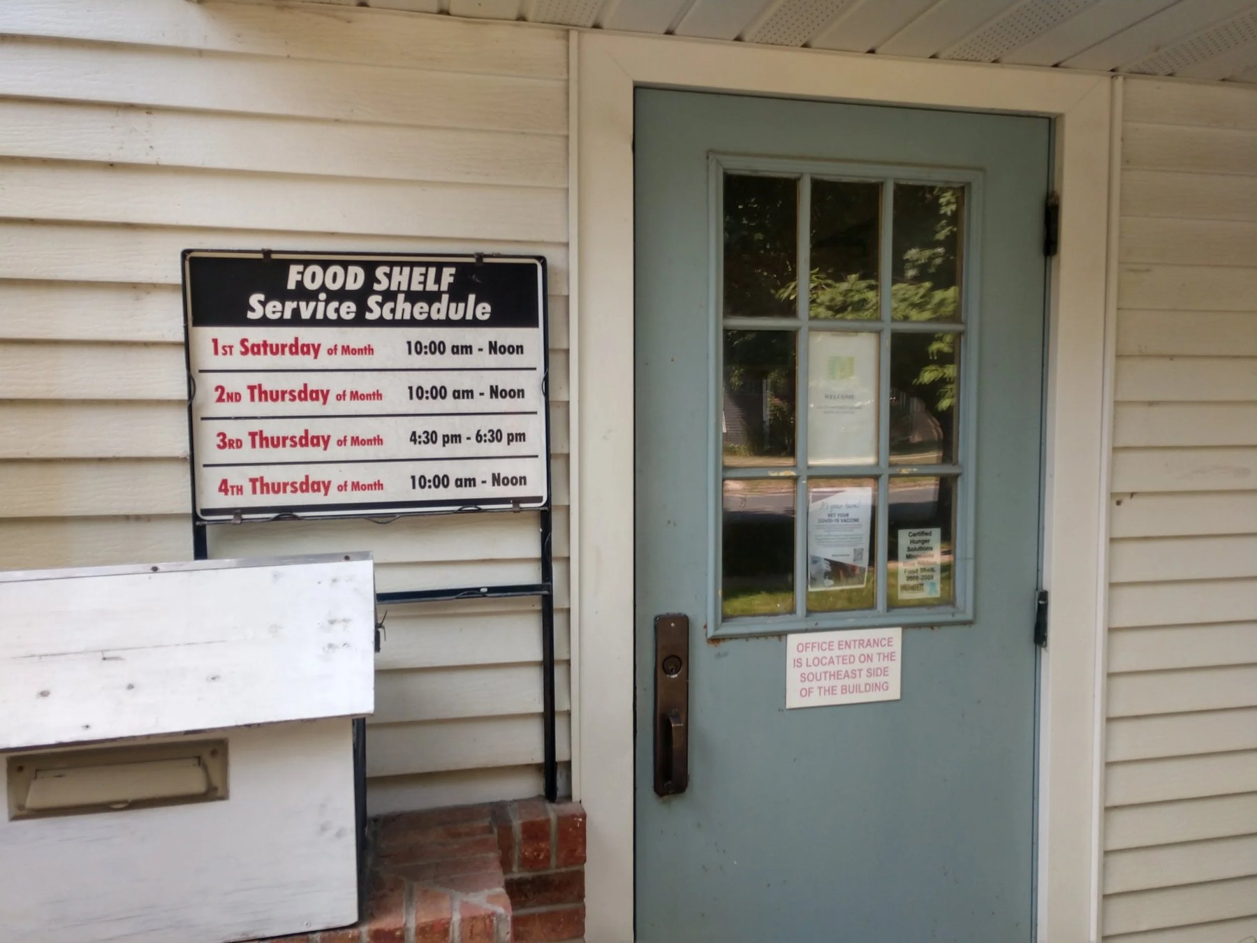 Entrance door to the Cannon Falls Food Shelf
